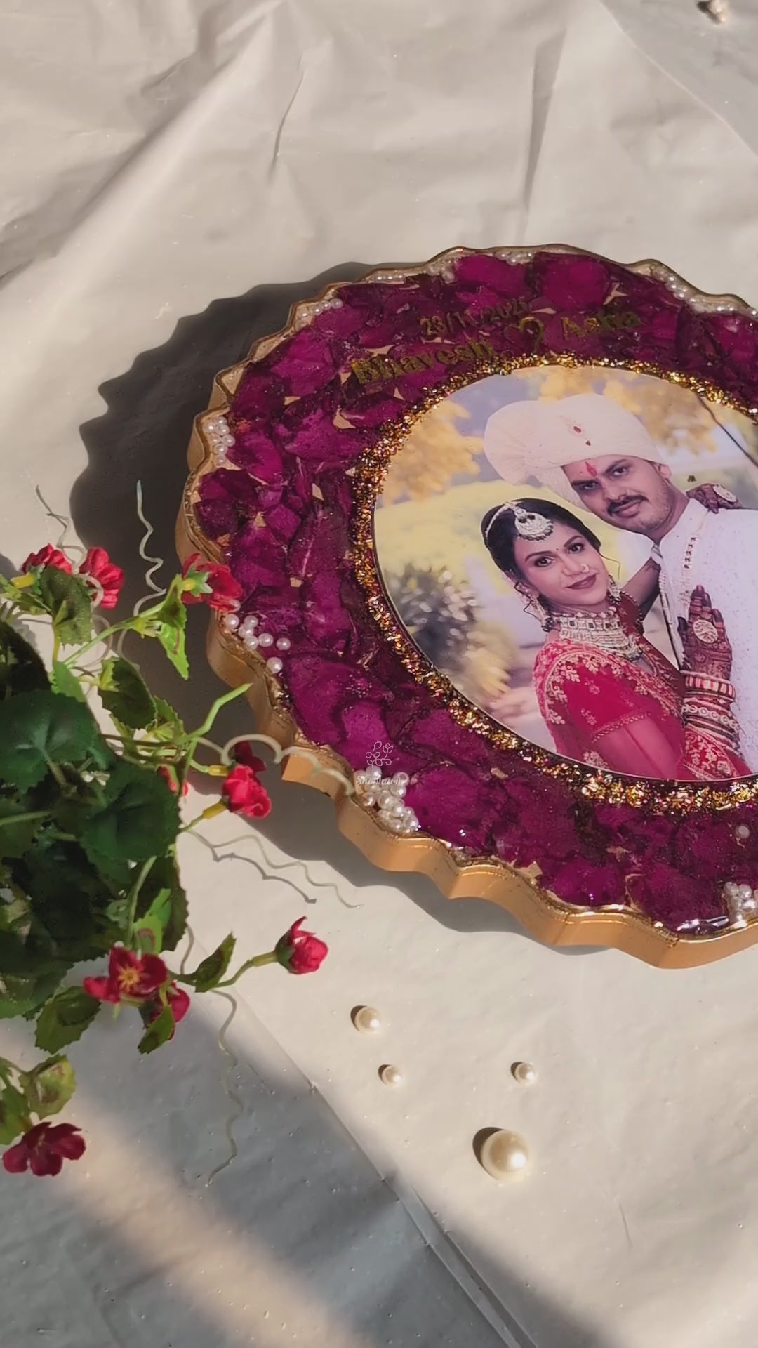 Designer Round Varmala Preservation Resin Frame – Personalized Wedding Memory Keepsake
