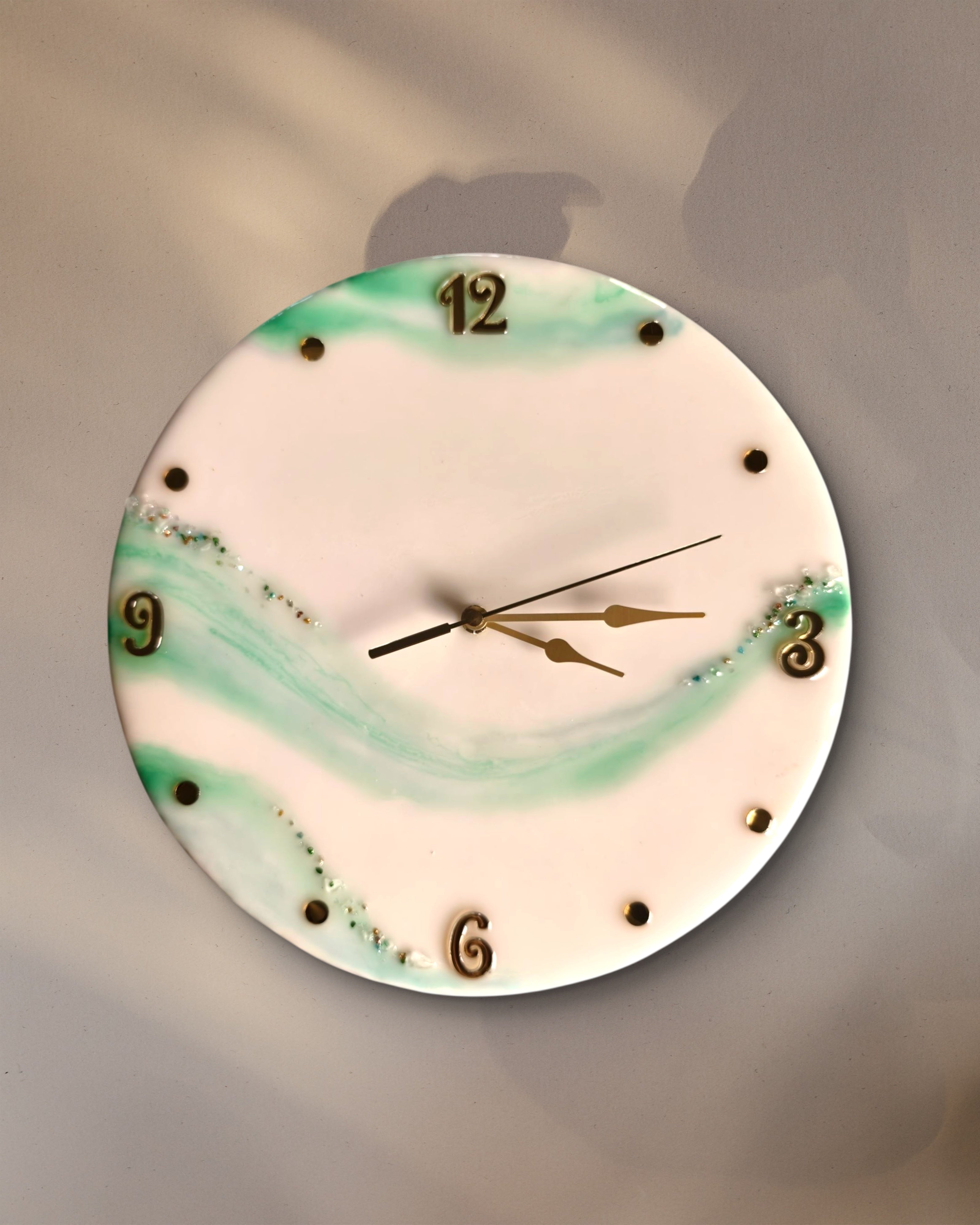 Green Luxe Resin Wall Clock – Handcrafted Marble Effect Home Décor