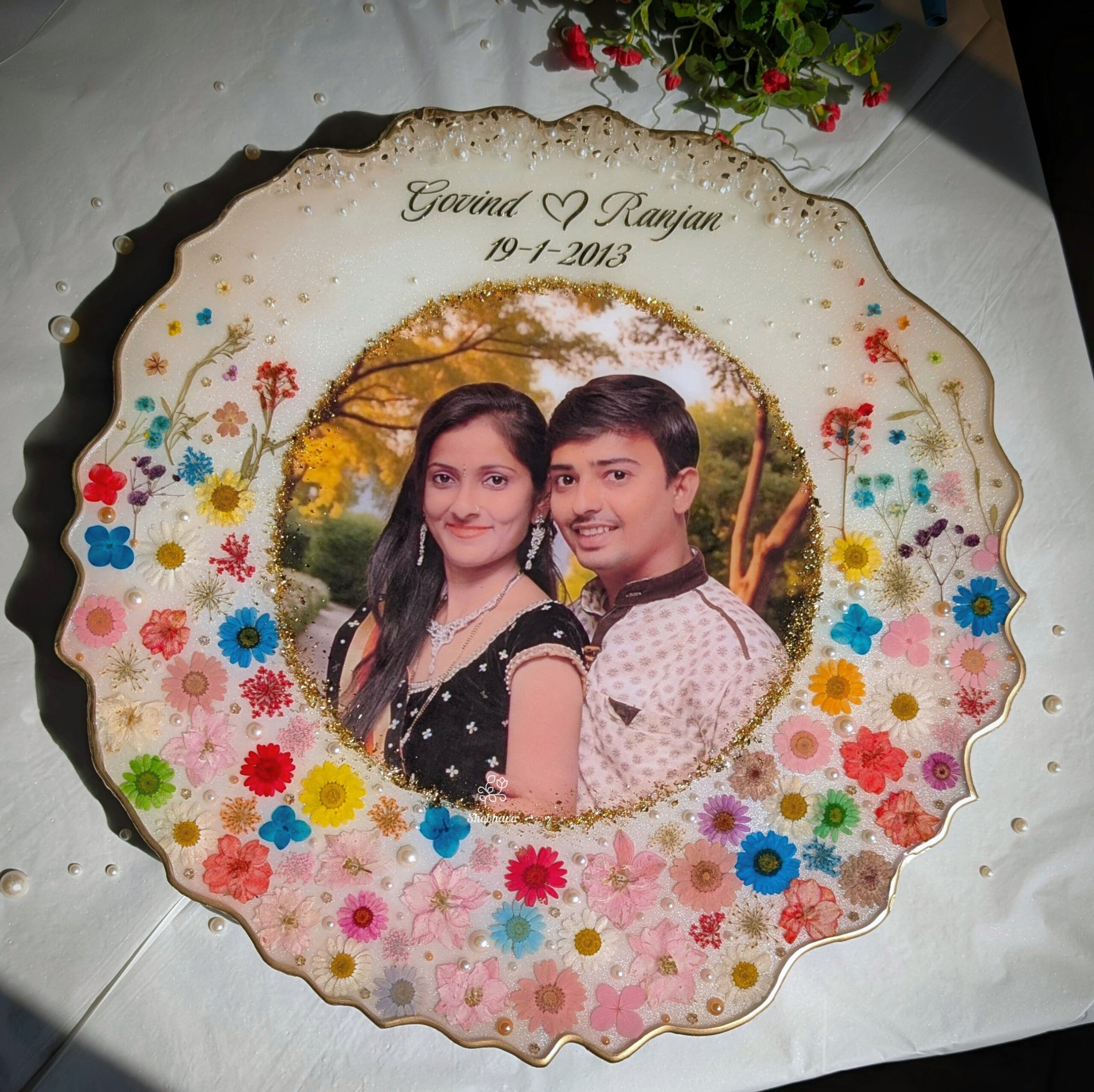 Personalized Resin Photo Frame – Floral Crystal Anniversary & Couple Gift